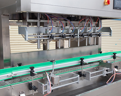 植物油灌裝機(jī)可算沒白等，品質(zhì)好良心價