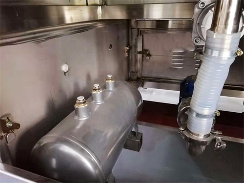 做好食用油灌裝機(jī)的日常維護(hù)與保養(yǎng)，使用十年沒(méi)毛病